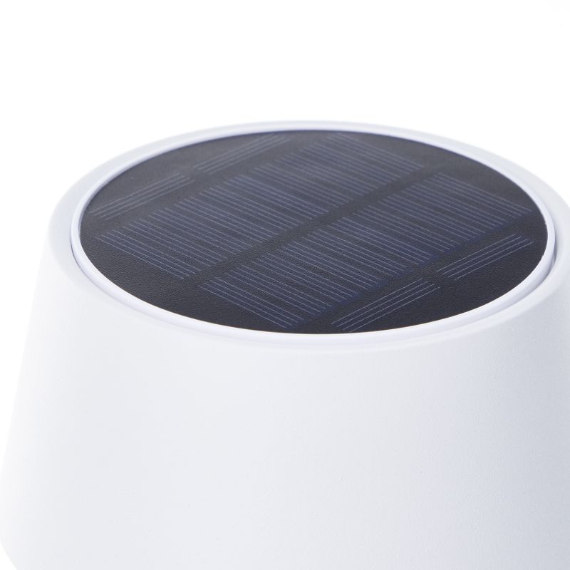 Picco 30cm Vit solcellslampa från Brilliant - Picco &auml;r en milj&ouml;v&auml;nlig, flexibel och stilfull belysningsl&ouml;sning som f&ouml;rvandlar din uteplats till en plats f&ouml;r avkoppling och atmosf&auml;r.