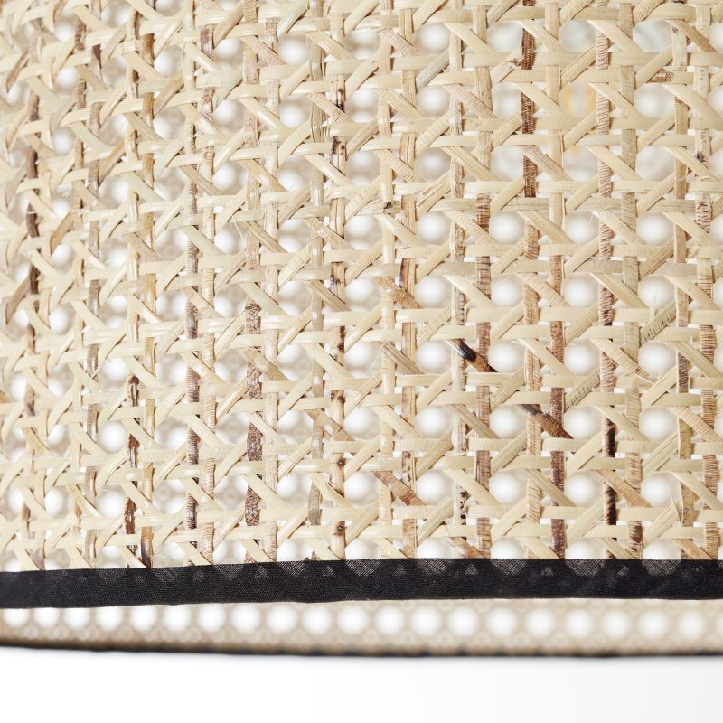 Wiley Natur golvlampa från Brilliant - Sk&auml;rmen i rotting skapar en varm och h&auml;rlig atmosf&auml;r i rummet.