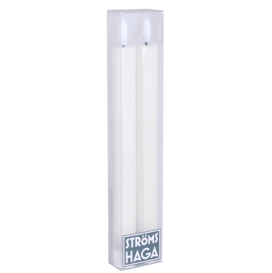 Kronljus Idun Stor 2-pack från Strömshaga - Ljusen med sin r&auml;fflade design &auml;r skapade f&ouml;r att efterlikna traditionella stearinljus med en naturligt flimrande l&aring;ga, men med alla f&ouml;rdelar av modern LED-teknologi.