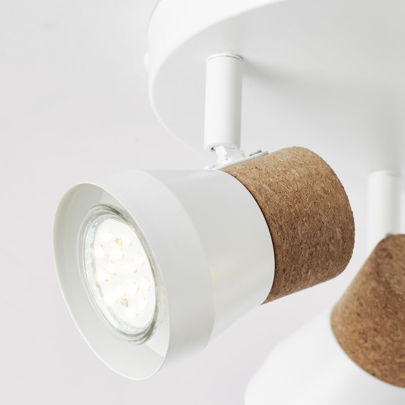 Moka 3 Vit spotlight från Brilliant - Moka &auml;r en flexibel spotlight av metall och naturlig kork som g&ouml;r det enkelt att skapa en personlig belysning.