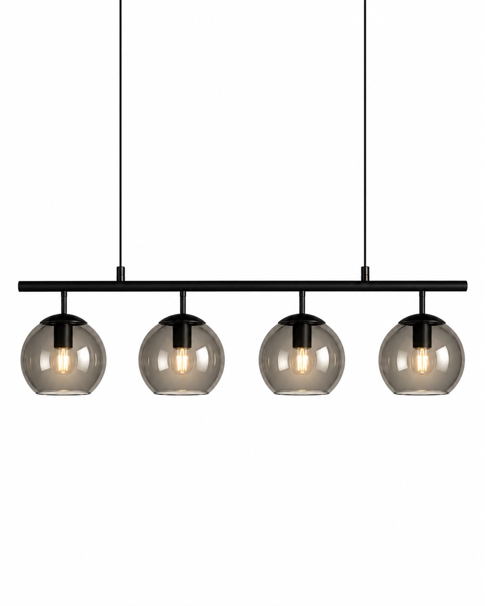 Globi 4 78cm Svart/Rökfärgad taklampa från Nordic Lighting - Globi blir ett dekorativt blickf&aring;ng som passar lika bra i moderna hem som i mer klassiska milj&ouml;er.