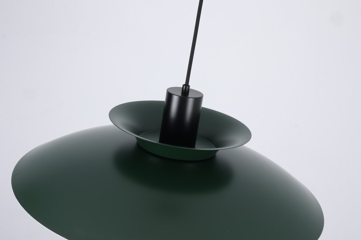 Stealth 2 Ø50 Grön taklampa från Nordic Lighting - Stealth &auml;r en klassisk takpendel med en stilren och tidl&ouml;s design.