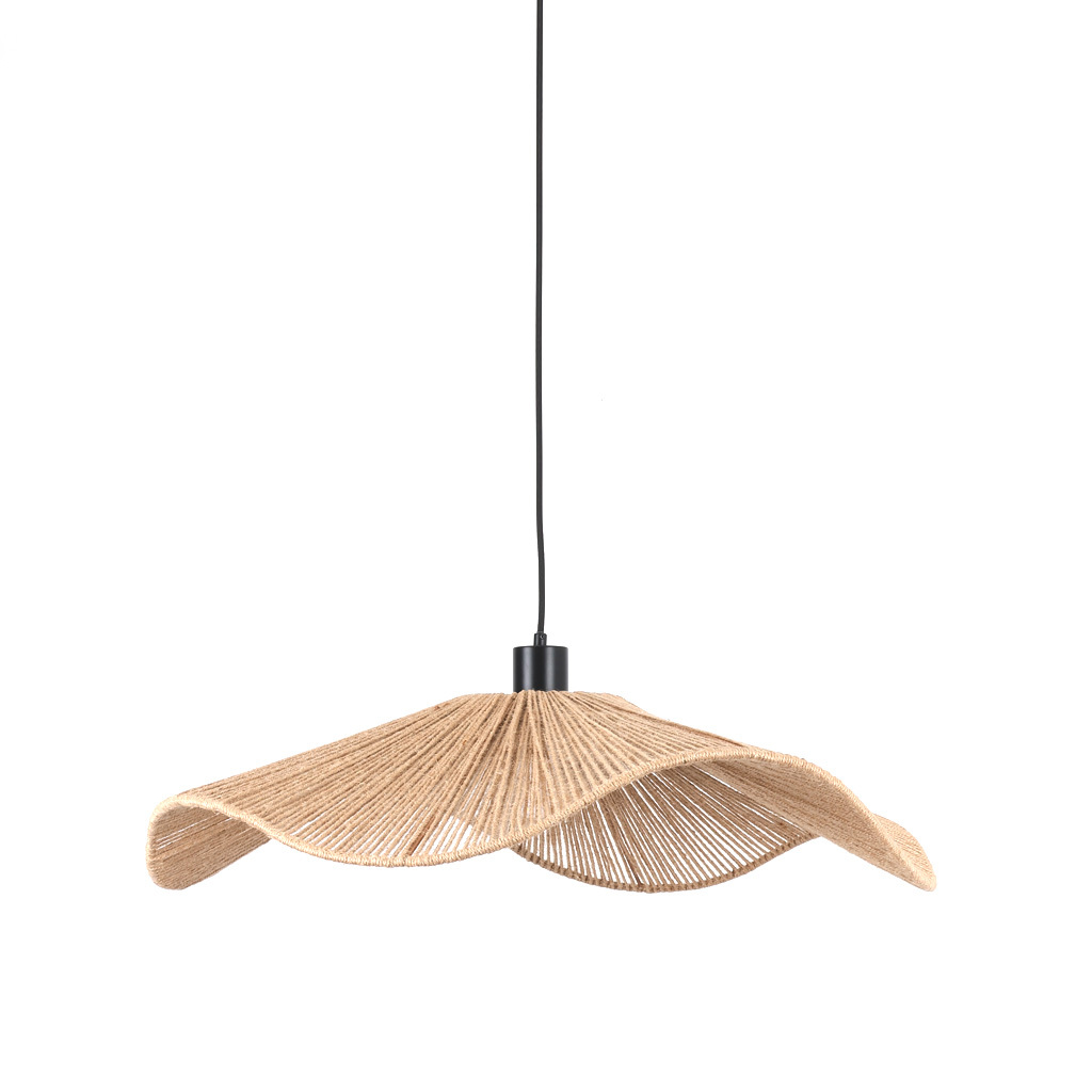 Rocca Ø70 Natur taklampa från Nordic Lighting - Ljuset silas mjukt genom materialet och ger en varm och inbjudande k&auml;nsla i rummet.