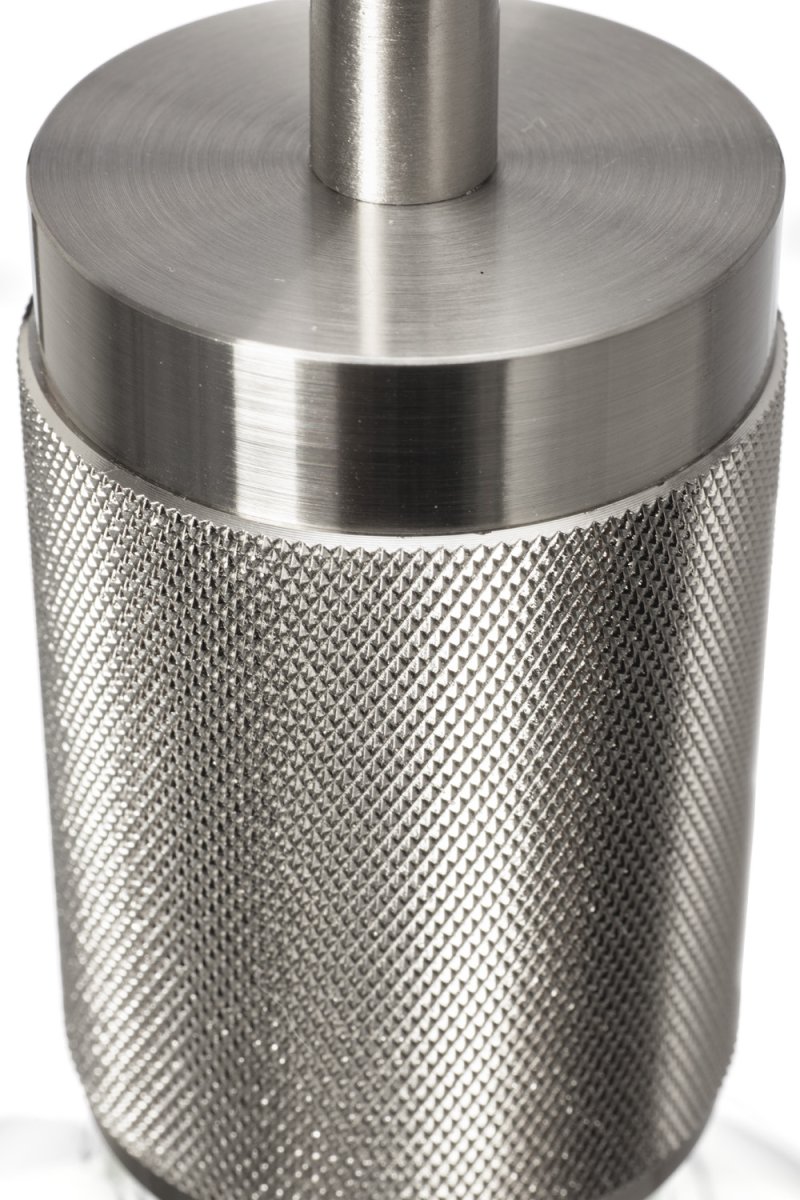 Upphäng Ø9 Borstad krom fönsterlampa från Cottex - Perfekt som f&ouml;nsterlampa eller placerad i ett mysigt h&ouml;rn d&auml;r den bidrar med b&aring;de ljus och karakt&auml;r.