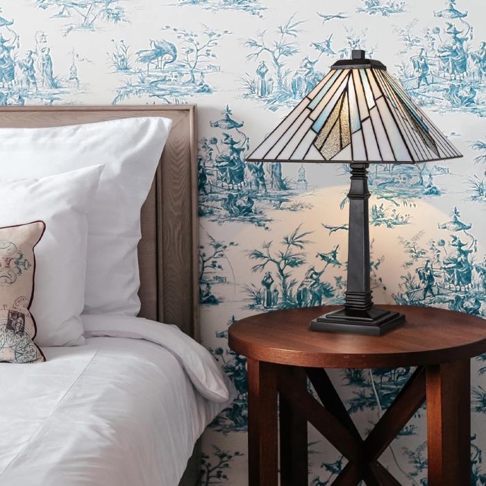 Alderley 50cm Flerfärgad från Elstead Lighting - Metallkomponenterna har en djup vintage brons-finish och en klassisk art d&eacute;co-design, vilket ger en tidl&ouml;s och elegant look.