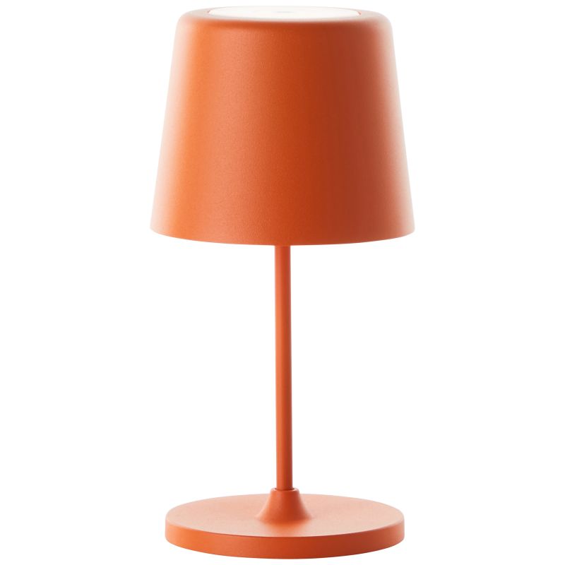 Kaami 37cm Orange portabel från Brilliant - Med sin h&ouml;ga IP44-klassning &auml;r den t&aring;lig mot v&auml;derf&ouml;rh&aring;llanden, perfekt f&ouml;r b&aring;de utomhus och inomhus.