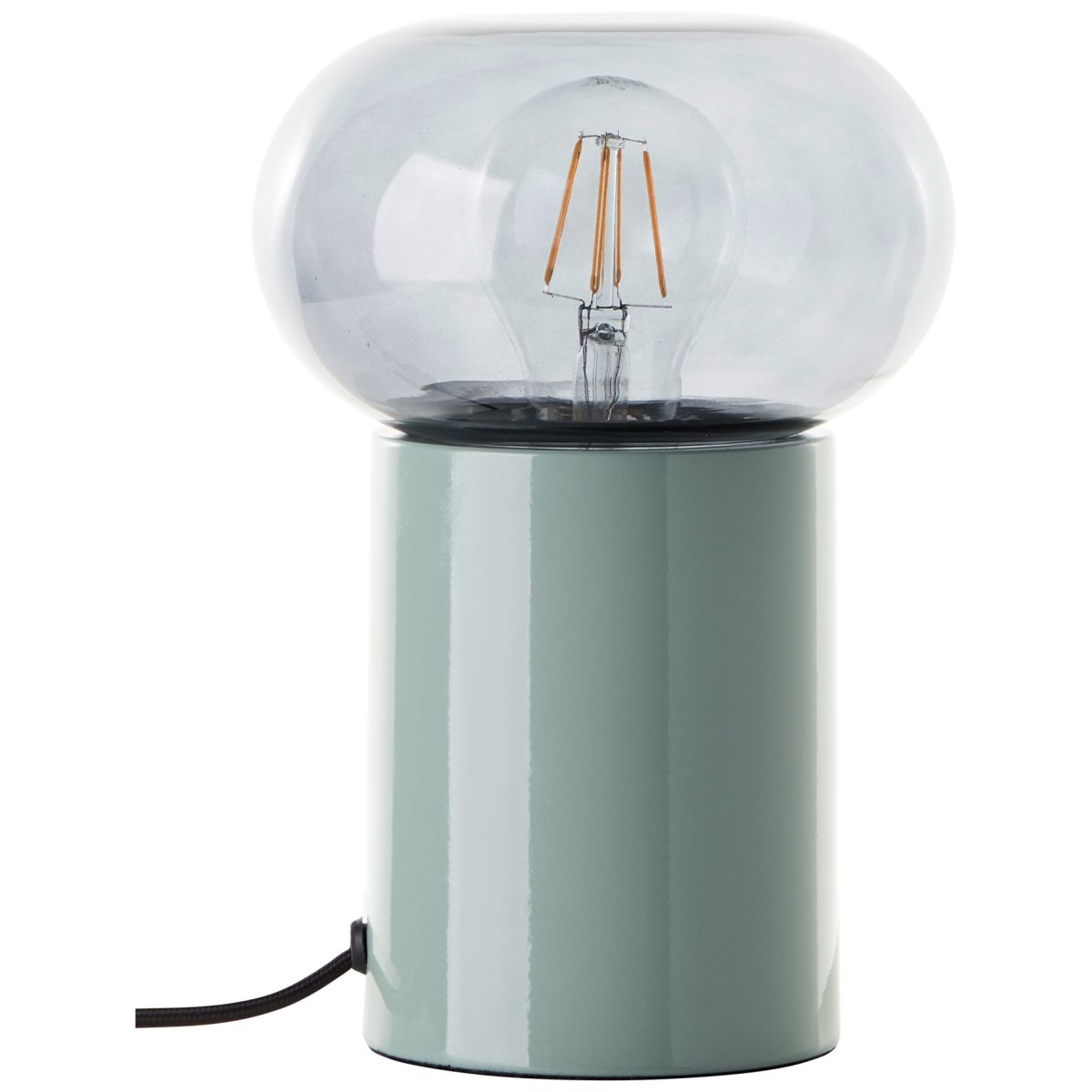 Knut 22cm Grön bordslampa från Brilliant - Den gr&ouml;na lampfoten ger ett fr&auml;scht och levande uttryck, medan den r&ouml;ktonade glaskupan skapar en mjuk och st&auml;mningsfull ljusspridning.