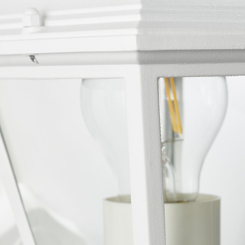 Nissie Vit utelampa från Brilliant - Nissie v&auml;gglampa &auml;r perfekt f&ouml;r att lysa upp entr&eacute;n eller altand&ouml;rren och skapar trygghet under m&ouml;rka kv&auml;llar.