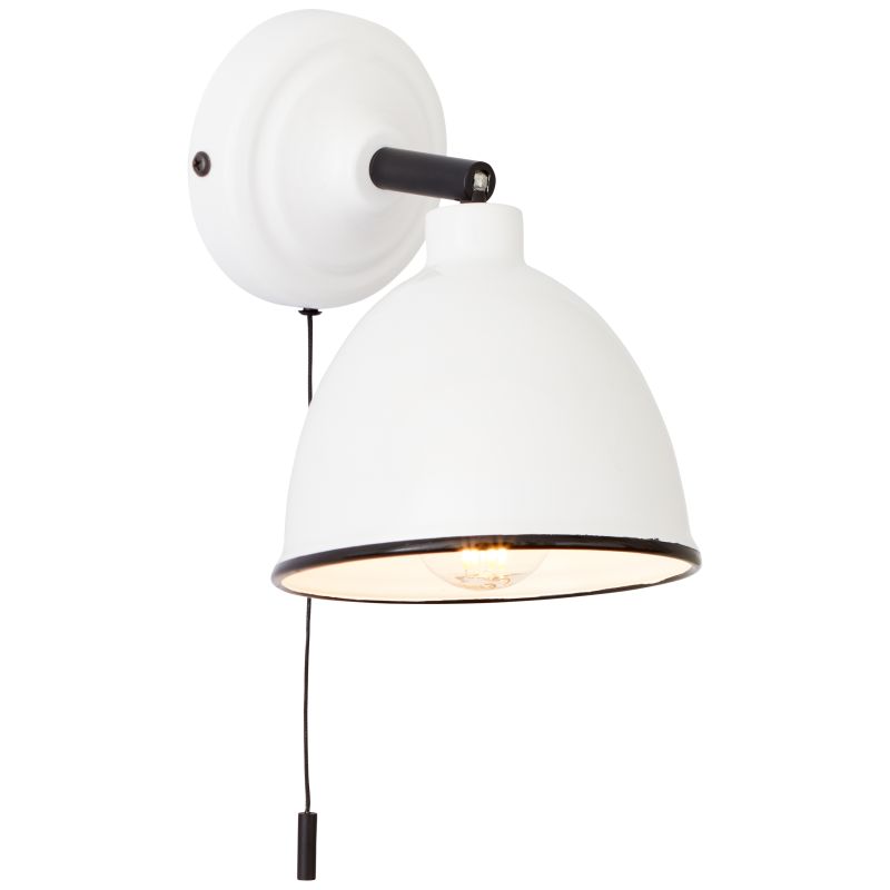 Telio Vit läslampa från Brilliant - Telio &auml;r en stilfull v&auml;gglampa som kan anv&auml;ndas b&aring;de som komplement till rummets allm&auml;nbelysning och som l&auml;slampa.