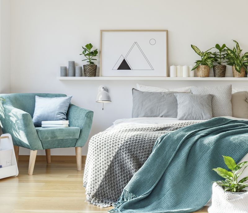 Telio Vit läslampa från Brilliant - Telio &auml;r en stilfull v&auml;gglampa som kan anv&auml;ndas b&aring;de som komplement till rummets allm&auml;nbelysning och som l&auml;slampa.