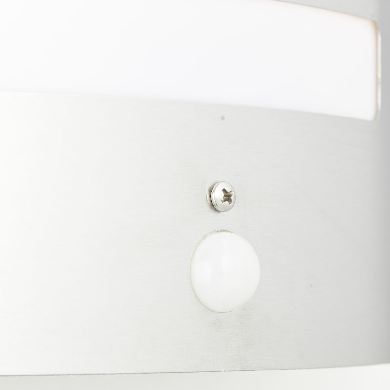 Todd Stål utelampa från Brilliant - &nbsp;Den har en inbyggd r&ouml;relsesensor med justerbar ljustid och k&auml;nslighet, vilket ger flexibel och p&aring;litlig belysning.